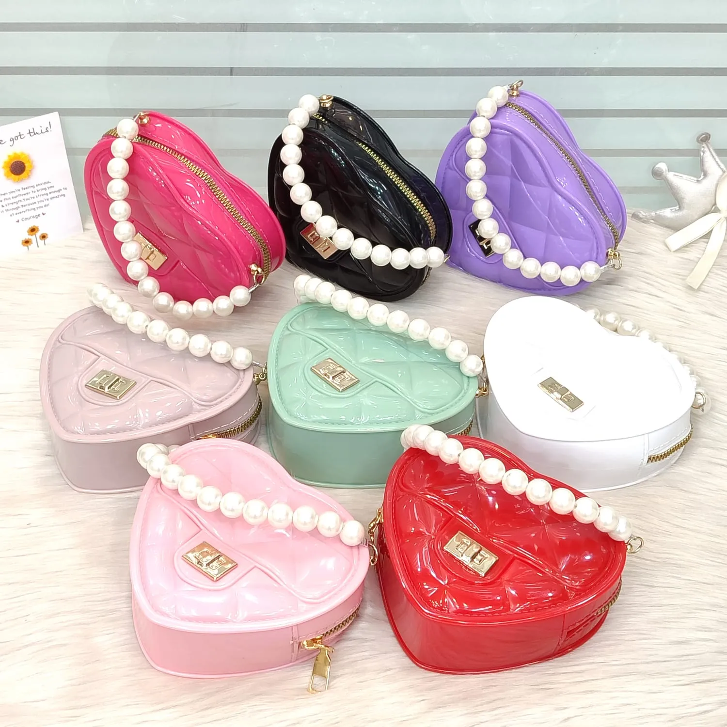 Pearl Handle Heart Fiber Bag