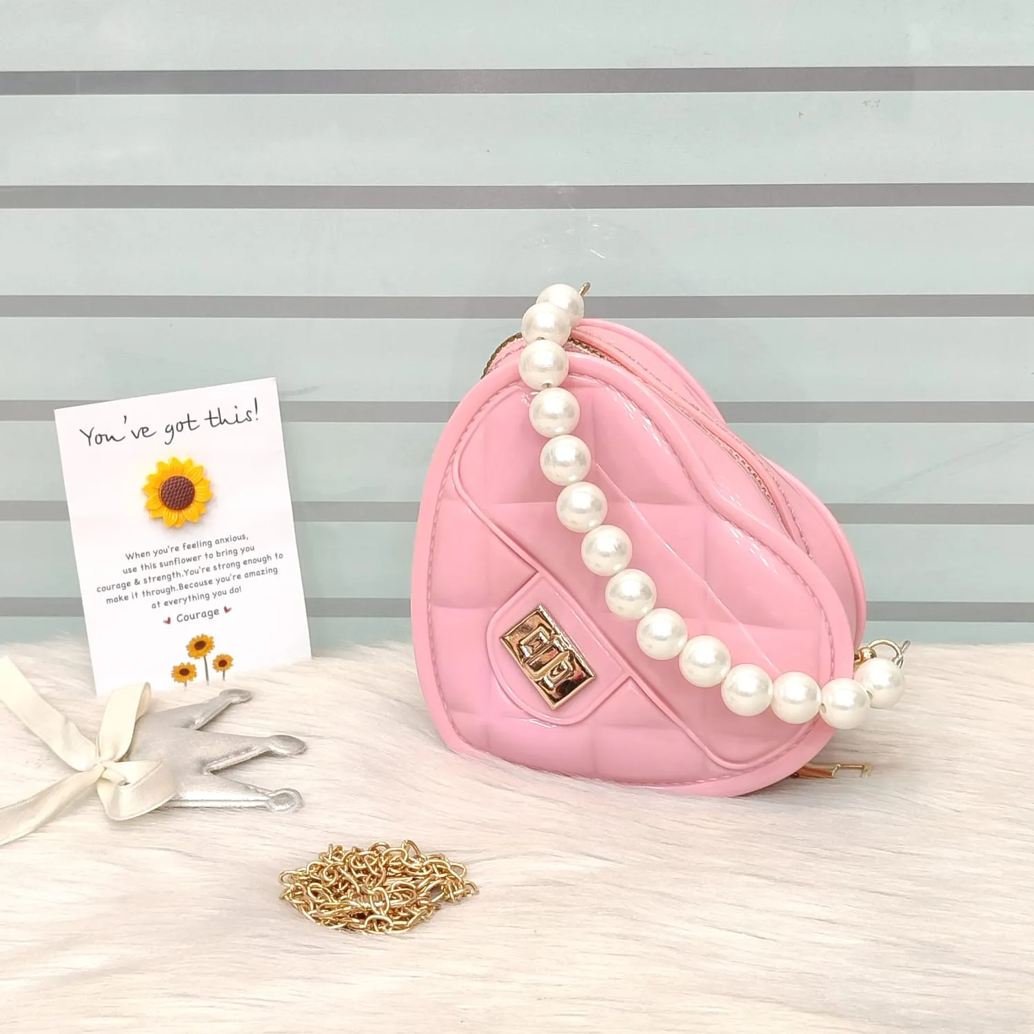 Pearl Handle Heart Fiber Bag